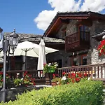 Hotel Les Combes La Salle
