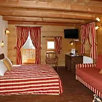 Отель Les Combes 3*
