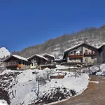 Hotel Les Combes La Salle
