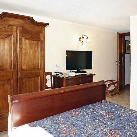 Les Combes Hotel