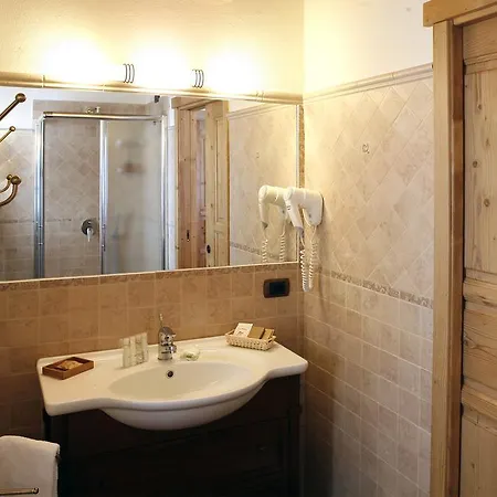 Les Combes Hotel