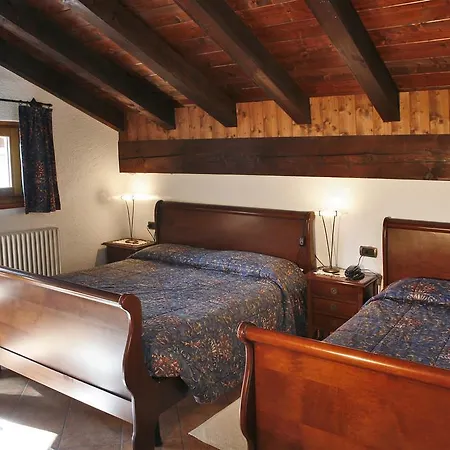 Les Combes Hotel La Salle