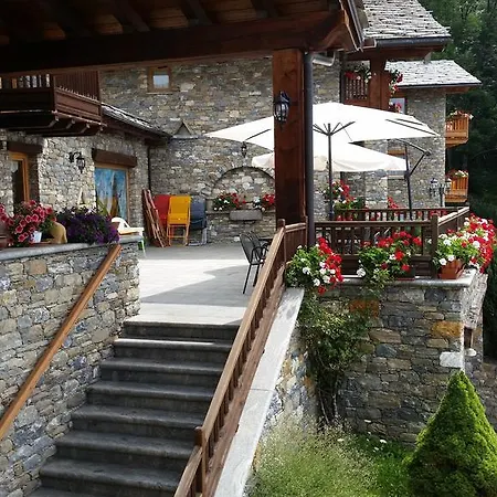 Les Combes 3* لا سالّي