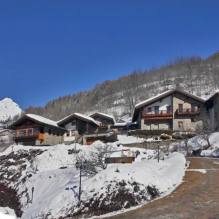 Hotel Les Combes La Salle