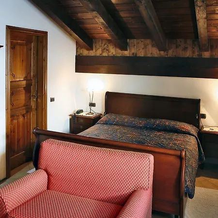 Les Combes 3* La Salle