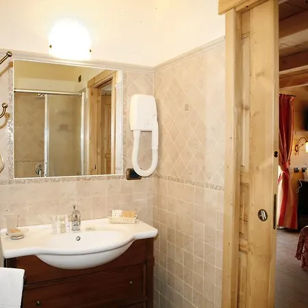 Hotel Les Combes La Salle