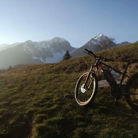 Hotel Les Combes La Salle