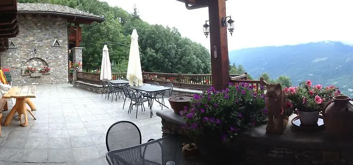 Les Combes Hotel La Salle