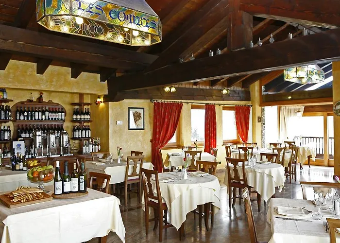 Les Combes Hotel La Salle