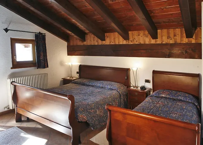 Les Combes Hotel La Salle